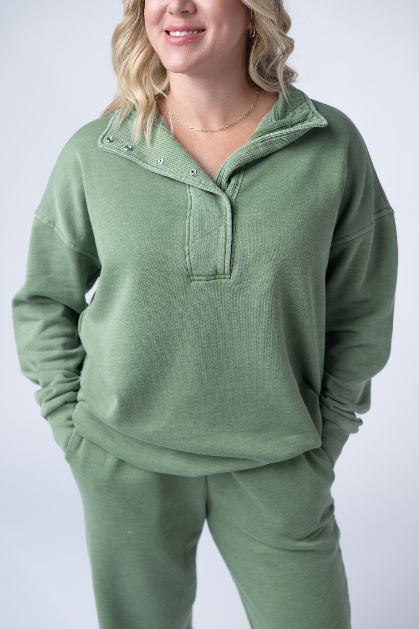 IN STOCK Jesse Vintage Wash Snap Pullover - Olive